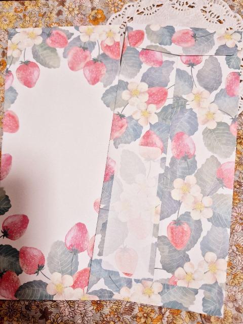 お裾分け☆いちご柄縦型封筒2枚☆ < インテリア/ライフ お裾分け☆いちご柄縦型封筒2枚☆ < インテリア/ライフの