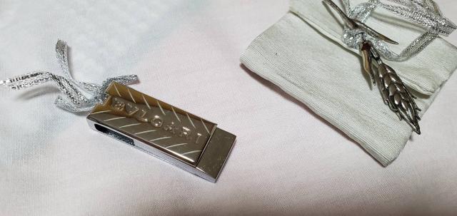 正規 非売品 ブルガリ ブランドロゴエンブレム USBメモリー 2G ゴシックアートリーフ < ブランド  正規 非売品 ブルガリ ブランドロゴエンブレム USBメモリー 2G ゴシックアートリーフ  < ブランドの