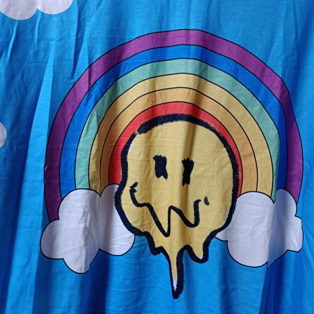 ROMWE★新品★虹と空とたれスマイルのPOPTシャツ < 女性ファッション  ROMWE★新品★虹と空とたれスマイルのPOPTシャツ < 女性ファッションの