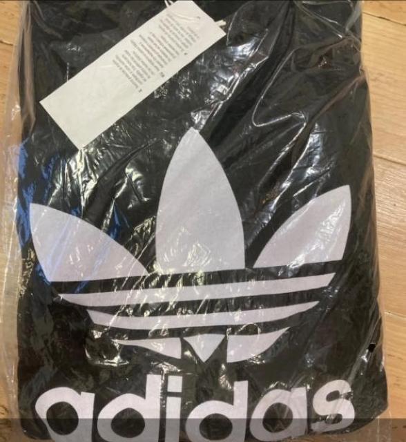 【新品】アディダス IZP12-H06667 アディカラー クラシックス トレフォイル パーカー ブラック  メンズ サイズXL < ブランド  【新品】アディダス IZP12-H06667 アディカラー クラシックス トレフォイル パーカー ブラック  メンズ サイズXL < ブランドの