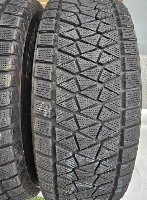 PTH アルミホイール16インチ7J+25 PCD139.7 スタッドレスタイヤ付き4本セツトブリヂストン ブリザックDM V2 < 自動車/バイク PTH アルミホイール16インチ7J+25 PCD139.7 スタッドレスタイヤ付き4本セツトブリヂストン ブリザックDM V2 < 自動車/バイク
