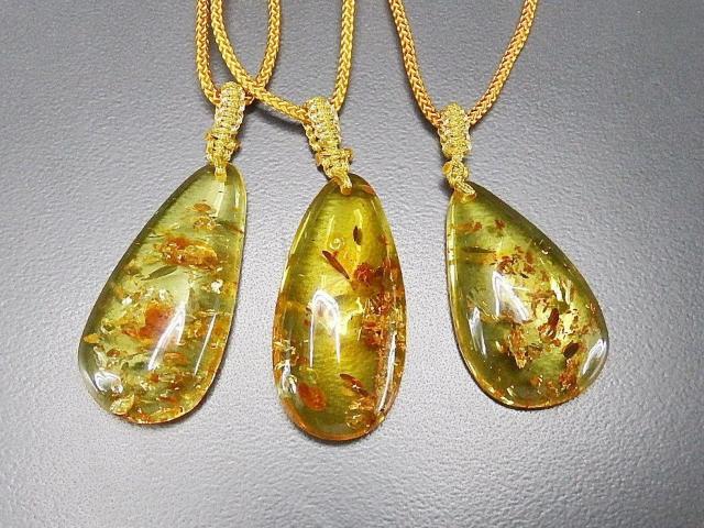 良質貴重天然石アンバー琥珀しずく形糸ネックレス大きいサイズ金運 < 女性アクセサリー/時計 良質貴重天然石アンバー琥珀しずく形糸ネックレス大きいサイズ金運 < 女性アクセサリー/時計の