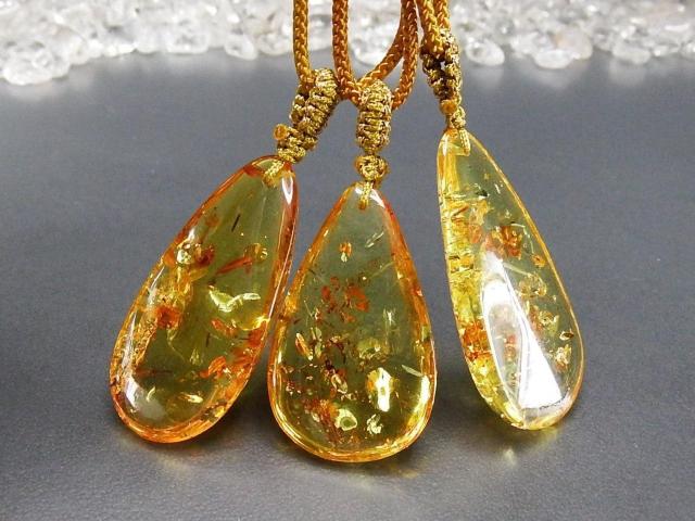 良質貴重天然石アンバー琥珀しずく形糸ネックレス大きいサイズ金運 < 女性アクセサリー/時計 良質貴重天然石アンバー琥珀しずく形糸ネックレス大きいサイズ金運 < 女性アクセサリー/時計の