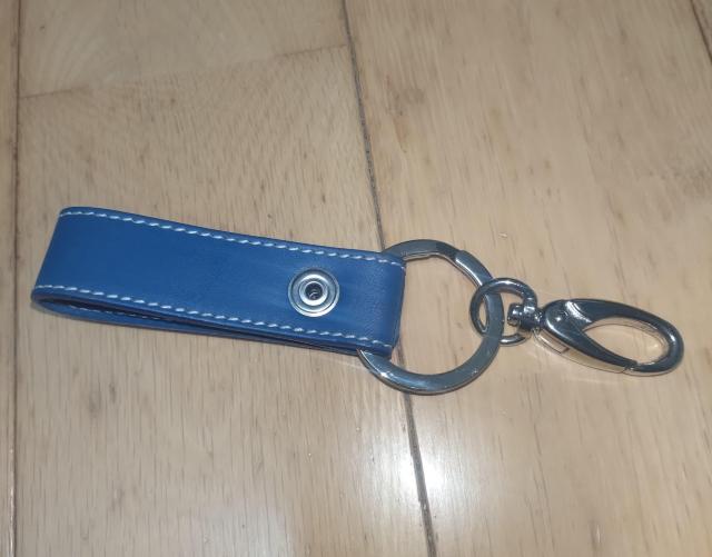 中古 トヨタ TRD カラビナ付キーリング ブルー 08235ーSP077ーBL < 自動車/バイク 中古 トヨタ TRD カラビナ付キーリング ブルー 08235ーSP077ーBL < 自動車/バイク