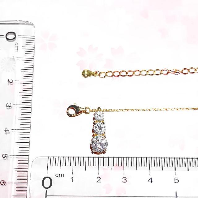 送料無料 即買い:極上の輝き silver925 3連 モアサナイト ネックレス < 女性アクセサリー/時計 送料無料 即買い:極上の輝き silver925 3連 モアサナイト ネックレス < 女性アクセサリー/時計の