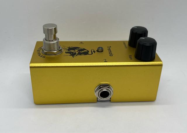 Demeter �f���[�^�[ TRM-1 �N���[�� tremolo �g������ �G�t�F�N�^�[ �y�_�� �S�[���h �� �z�r�[�� 