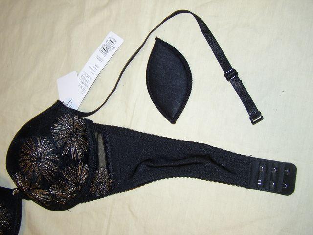 ブラックにゴールドの花柄刺繍B75Mワイヤー入り < 女性ファッション  ブラックにゴールドの花柄刺繍B75Mワイヤー入り < 女性ファッションの