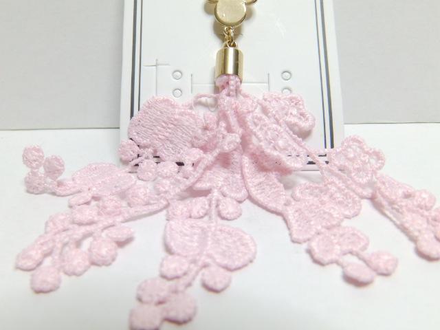 《New》ミッキーマウス★ディズニーストア★フラワー刺繍*スウィングイヤリング < 女性アクセサリー/時計  《New》ミッキーマウス★ディズニーストア★フラワー刺繍*スウィングイヤリング < 女性アクセサリー/時計の