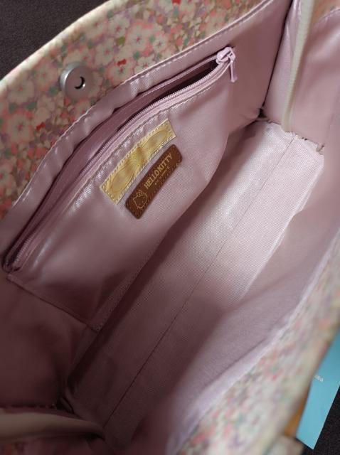 聚Samantha ThavasaHELLO KITTYR{ʂݕtg[gobN艿2  t@bV 