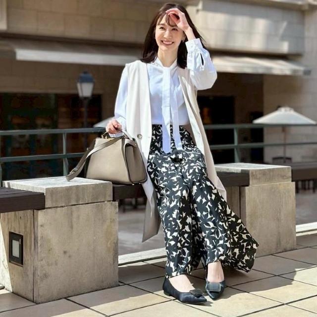 ◆UNIQLO/ユニクロ◆レーヨンボウタイブラウス長袖★ベージュS*オフィスコーデ*美品♪ < ブランド  ◆UNIQLO/ユニクロ◆レーヨンボウタイブラウス長袖★ベージュS*オフィスコーデ*美品♪ < ブランドの