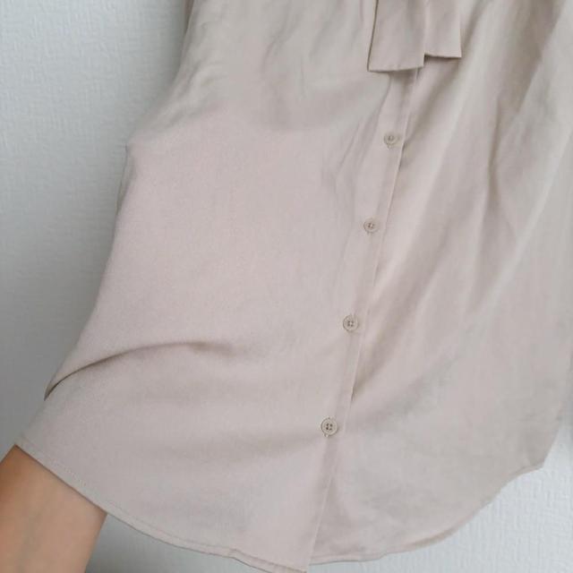 ◆UNIQLO/ユニクロ◆レーヨンボウタイブラウス長袖★ベージュS*オフィスコーデ*美品♪ < ブランド  ◆UNIQLO/ユニクロ◆レーヨンボウタイブラウス長袖★ベージュS*オフィスコーデ*美品♪ < ブランドの