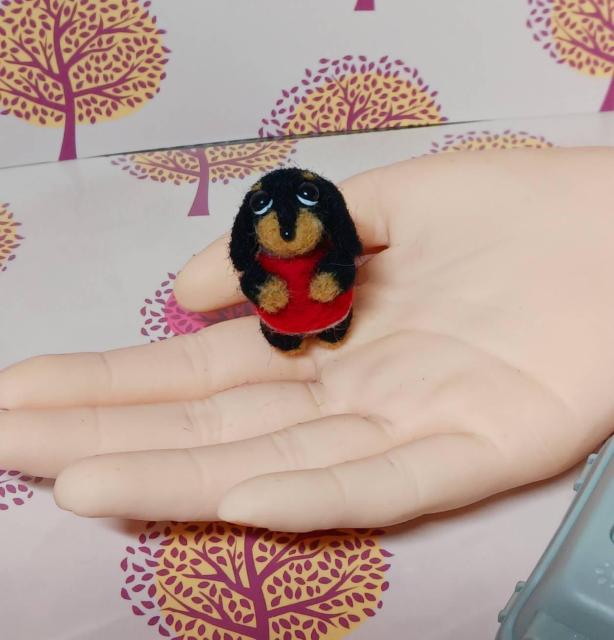 羊毛フェルト小さな々黒ダックスとキャリーケース・手作りケーキ < ペット/手芸/園芸 羊毛フェルト小さな々黒ダックスとキャリーケース・手作りケーキ < ペット/手芸/園芸の