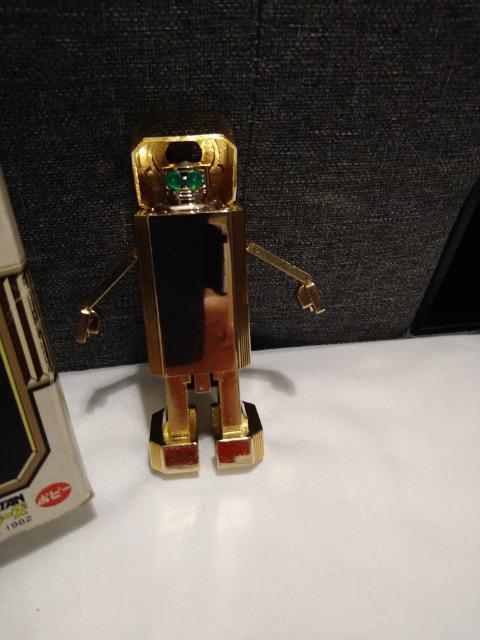 Á@m@@S[hC^@CgC^1982   