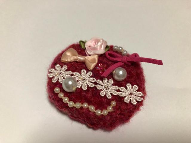 ハンドメイド ブローチ コサージュ  サテンリボンとサテンローズとスェードのリボン♪ レースとパールビーズを添えて♪ < 女性ファッション  ハンドメイド ブローチ コサージュ  サテンリボンとサテンローズとスェードのリボン♪ レースとパールビーズを添えて♪ < 女性ファッションの