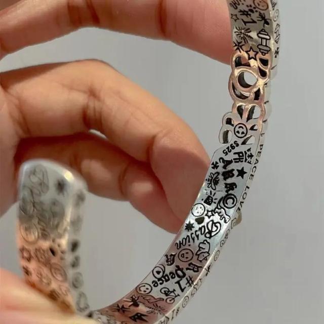 残1点★爆ヤス価格490円★ヴィンテージスター & 花のディテールカフバングル レディース < 女性アクセサリー/時計 残1点★爆ヤス価格490円★ヴィンテージスター & 花のディテールカフバングル レディース < 女性アクセサリー/時計の