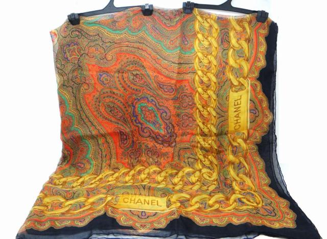 CHANEL シャネル ゴールドチェーン ペイズリー柄 シルク100% 大判スカーフ<USED>【送料無料】 < ブランド CHANEL シャネル ゴールドチェーン ペイズリー柄 シルク100% 大判スカーフ<USED>【送料無料】 < ブランドの