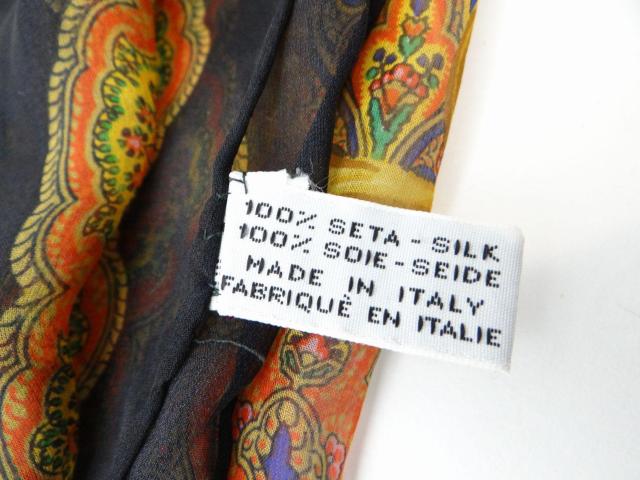 CHANEL シャネル ゴールドチェーン ペイズリー柄 シルク100% 大判スカーフ<USED>【送料無料】 < ブランド CHANEL シャネル ゴールドチェーン ペイズリー柄 シルク100% 大判スカーフ<USED>【送料無料】 < ブランドの