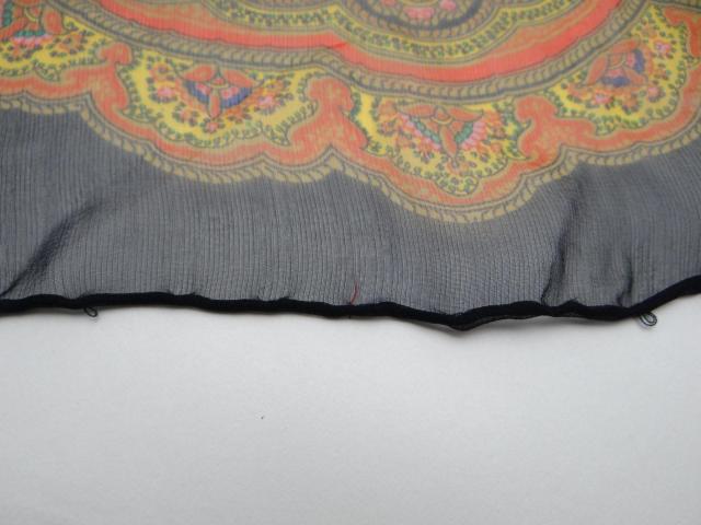 CHANEL シャネル ゴールドチェーン ペイズリー柄 シルク100% 大判スカーフ<USED>【送料無料】 < ブランド CHANEL シャネル ゴールドチェーン ペイズリー柄 シルク100% 大判スカーフ<USED>【送料無料】 < ブランドの