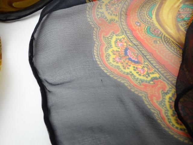 CHANEL シャネル ゴールドチェーン ペイズリー柄 シルク100% 大判スカーフ<USED>【送料無料】 < ブランド CHANEL シャネル ゴールドチェーン ペイズリー柄 シルク100% 大判スカーフ<USED>【送料無料】 < ブランドの