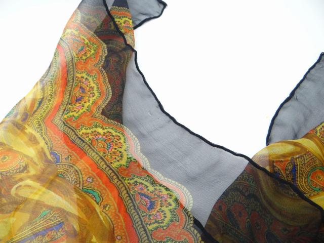 CHANEL シャネル ゴールドチェーン ペイズリー柄 シルク100% 大判スカーフ<USED>【送料無料】 < ブランド CHANEL シャネル ゴールドチェーン ペイズリー柄 シルク100% 大判スカーフ<USED>【送料無料】 < ブランドの