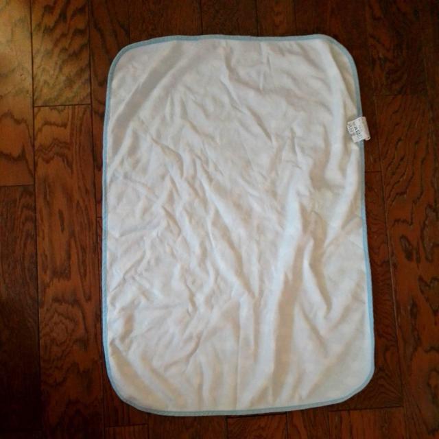 おむつかえシート 水色 ドット 48?65cm 美品 < キッズ/ベビー おむつかえシート 水色 ドット 48?65cm 美品 < キッズ/ベビーの