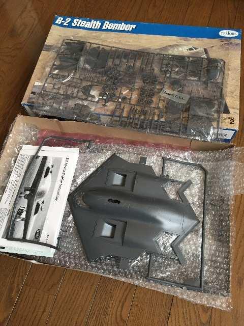 1/72  B-2  Stealth Bomber  zr[ 