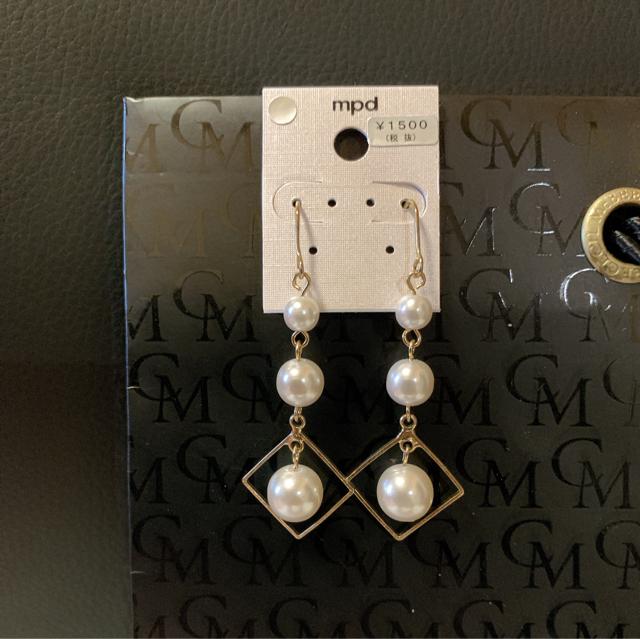 3連パールピアス*ゴールド < 女性アクセサリー/時計  3連パールピアス*ゴールド  < 女性アクセサリー/時計の