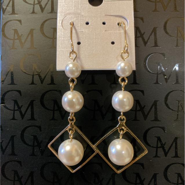 3連パールピアス*ゴールド < 女性アクセサリー/時計  3連パールピアス*ゴールド < 女性アクセサリー/時計の