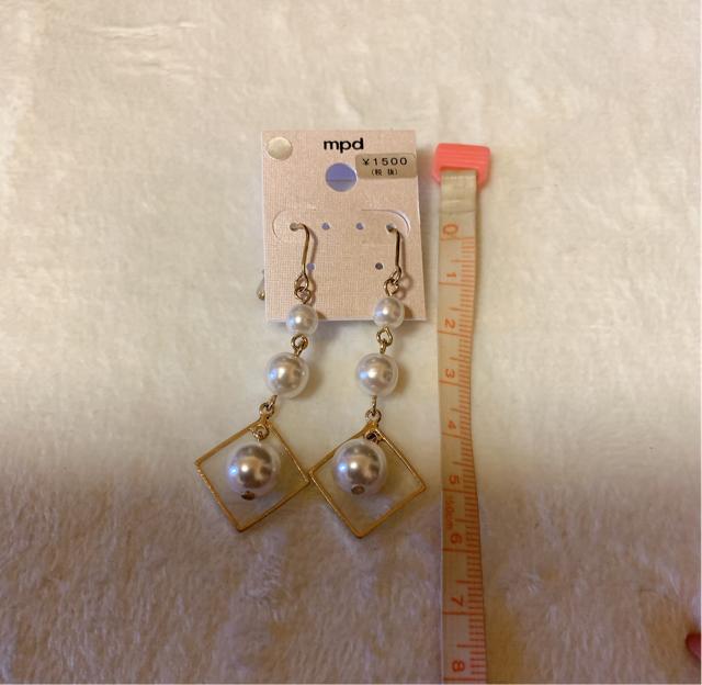 3連パールピアス*ゴールド < 女性アクセサリー/時計  3連パールピアス*ゴールド < 女性アクセサリー/時計の