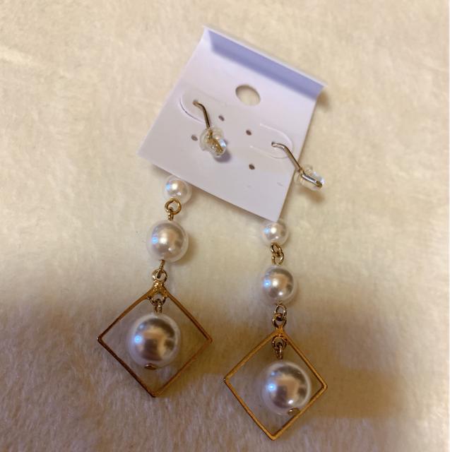 3連パールピアス*ゴールド < 女性アクセサリー/時計  3連パールピアス*ゴールド < 女性アクセサリー/時計の