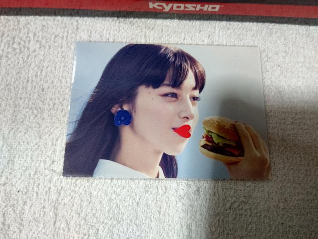 トレカ '18 中条あやみ サントリー 黒烏龍茶 ハンバーガーマン < タレントグッズ トレカ '18 中条あやみ サントリー 黒烏龍茶 ハンバーガーマン < タレントグッズの