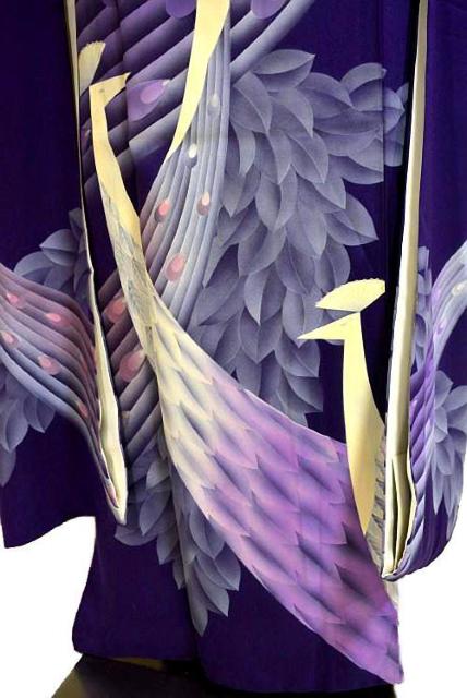 【最高級】美品 紫紺色 銀彩 孔雀文 やまと誂製 振袖 身丈166.5cm 裄丈67cm T3438 < 女性ファッション  【最高級】美品 紫紺色 銀彩 孔雀文 やまと誂製 振袖 身丈166.5cm 裄丈67cm T3438 < 女性ファッションの