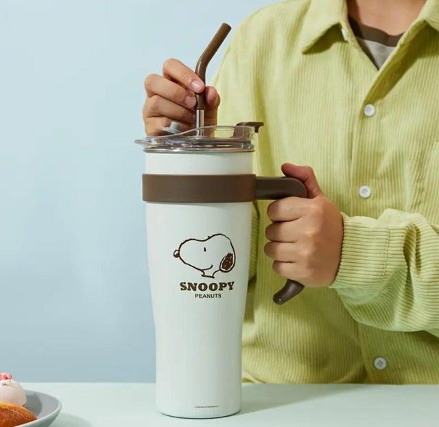 ■SNOOPY■ストロー付き ステンレス製 タンブラー 540oz 1600ml < アニメ/コミック/キャラクター ■SNOOPY■ストロー付き ステンレス製 タンブラー 540oz 1600ml < アニメ/コミック/キャラクターの