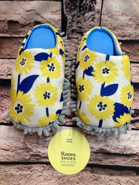 送料無料!可愛いファンシー柄!足裏モップ付きルームシューズA柄(画像から)1足 < インテリア/ライフ 送料無料!可愛いファンシー柄!足裏モップ付きルームシューズA柄(画像から)1足 < インテリア/ライフの
