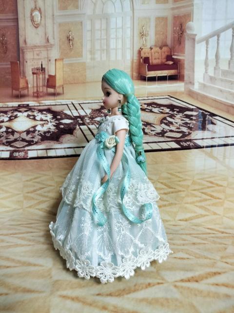 ジェニーFriendきらちゃん本体&アウトフィットセット < おもちゃ ジェニーFriendきらちゃん本体&アウトフィットセット < おもちゃの