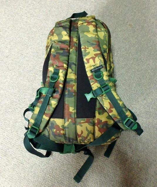 ◆Columbia コロンビア リュックサック 迷彩 中古美品 < 男性ファッション  ◆Columbia コロンビア リュックサック 迷彩 中古美品 < 男性ファッションの