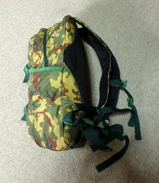 ◆Columbia コロンビア リュックサック 迷彩 中古美品 < 男性ファッション  ◆Columbia コロンビア リュックサック 迷彩 中古美品 < 男性ファッションの