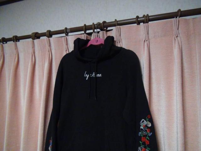 ラウンドアバウトのパーカー黒(L)!。 < 男性ファッション  ラウンドアバウトのパーカー黒(L)!。 < 男性ファッションの