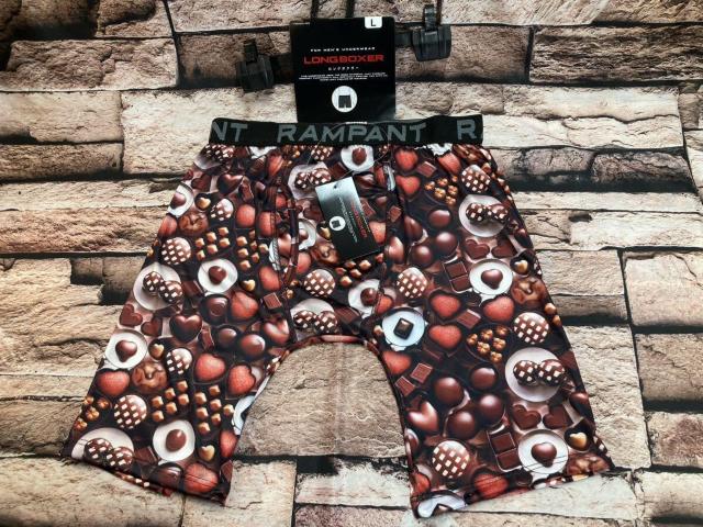 送料無料!チョコ転写柄でBIGインパクト!【RAMPANT】メンズストレッチロング丈ボクサーブリーフ(画像から)1枚 < 男性ファッション  送料無料!チョコ転写柄でBIGインパクト!【RAMPANT】メンズストレッチロング丈ボクサーブリーフ(画像から)1枚 < 男性ファッションの