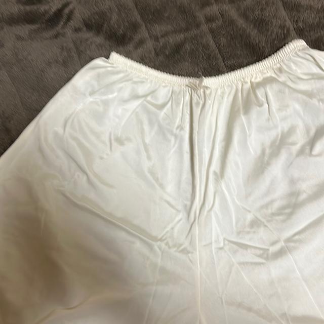 ☆☆☆タンス整理品 衣類 おまとめOK ホームクリーニング済み フレアパンツ ホワイト系 Mサイズ < 女性ファッション  ☆☆☆タンス整理品 衣類 おまとめOK ホームクリーニング済み フレアパンツ ホワイト系 Mサイズ < 女性ファッションの