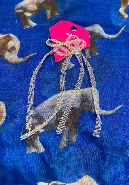 ロングリボンレースピアス シルバー系 < 女性アクセサリー/時計  ロングリボンレースピアス シルバー系 < 女性アクセサリー/時計の