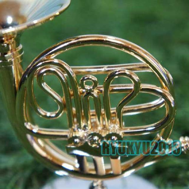 新品【ミニ楽器オブジェ】ホルン -スタンド付- < インテリア/ライフ  新品【ミニ楽器オブジェ】ホルン -スタンド付- < インテリア/ライフの