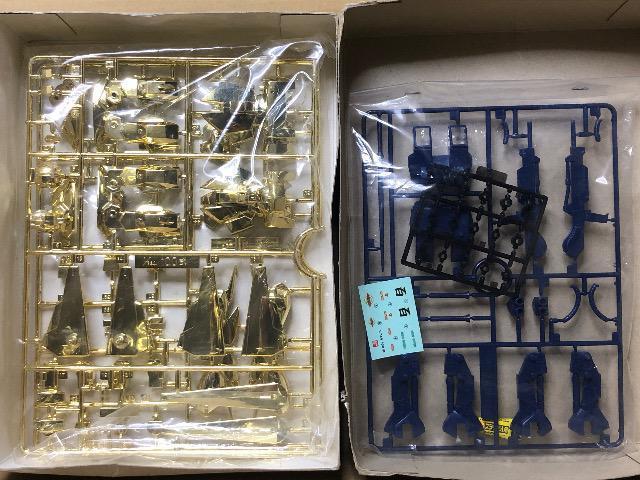 バンダイ 1/144 機動戦士Zガンダム ゴールドバージョン 100式 < ホビー  バンダイ 1/144 機動戦士Zガンダム ゴールドバージョン 100式 < ホビーの