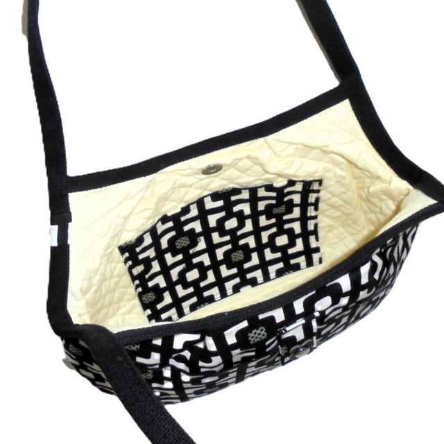 【マチなしグラニーバッグ】◆北欧◆モダン黒キューブ×白地 < 女性ファッション 【マチなしグラニーバッグ】◆北欧◆モダン黒キューブ×白地 < 女性ファッションの