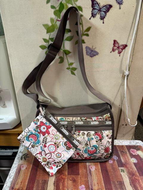 感謝を込めて★LeSportsacショルダー・ポーチ★ロペピクニックワンピ・studio clipニットベスト★1000円スタート < ブランド 感謝を込めて★LeSportsacショルダー・ポーチ★ロペピクニックワンピ・studio clipニットベスト★1000円スタート < ブランドの