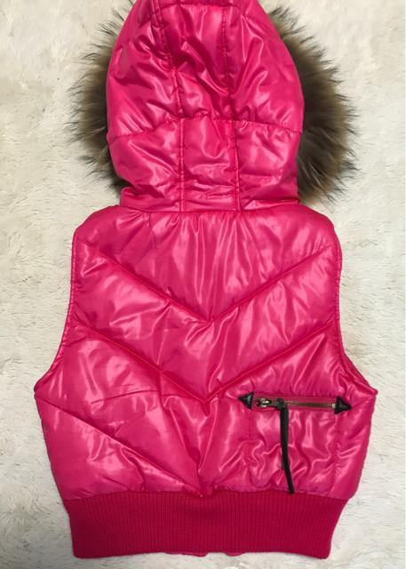 ビビッとピンクダウンベスト Mサイズ美品 < 女性ファッション  ビビッとピンクダウンベスト Mサイズ美品 < 女性ファッションの