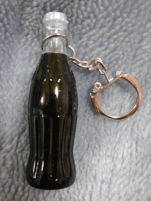 コカ・コーラ キーチェーンつきミニ・ボトル < ホビー  コカ・コーラ キーチェーンつきミニ・ボトル < ホビーの