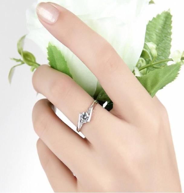 送料無料 指輪 ゆびわ フリーサイズ リング ジルコニア クロス 贈り物 (11号〜20号) 男女兼用 ホワイトゴールド 新品 < 男性アクセサリー/時計  送料無料 指輪 ゆびわ フリーサイズ リング ジルコニア クロス 贈り物 (11号〜20号) 男女兼用 ホワイトゴールド 新品 < 男性アクセサリー/時計の