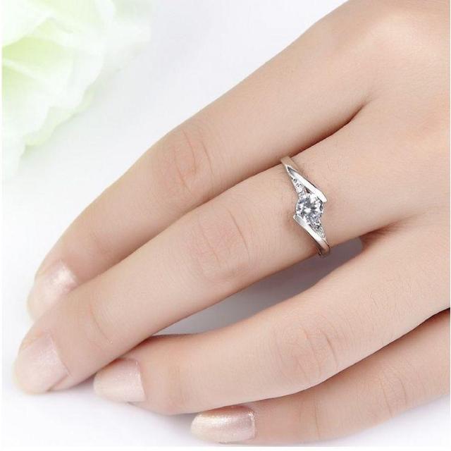 送料無料 指輪 ゆびわ フリーサイズ リング ジルコニア クロス 贈り物 (11号〜20号) 男女兼用 ホワイトゴールド 新品 < 男性アクセサリー/時計  送料無料 指輪 ゆびわ フリーサイズ リング ジルコニア クロス 贈り物 (11号〜20号) 男女兼用 ホワイトゴールド 新品 < 男性アクセサリー/時計の