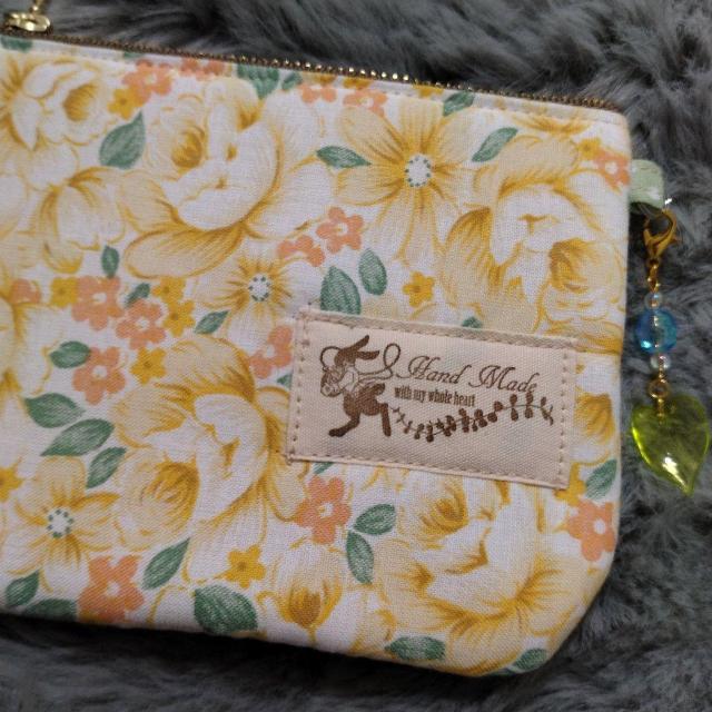 ★黄色★薔薇柄♪ポケットティッシュ入れに♪ファスナーポーチ★カード入れに♪ < 女性ファッション ★黄色★薔薇柄♪ポケットティッシュ入れに♪ファスナーポーチ★カード入れに♪ < 女性ファッションの